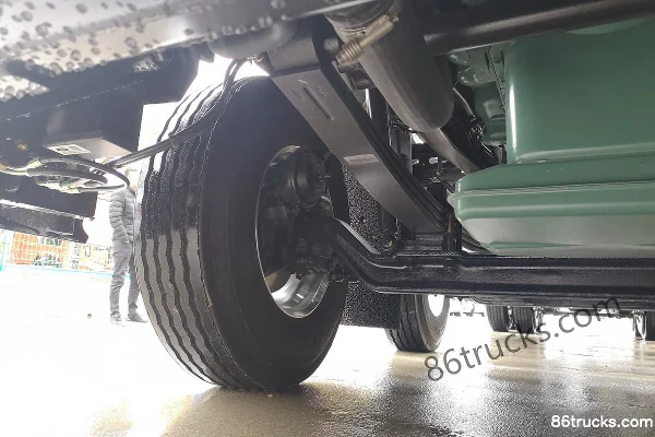 FAW Jiefang Qingdao JH6 camion lourd édition Leader 460 ch 8X4(12 roues) 9,5 m camion porteur à caisse avec boîte automatique AMT Châssis (2