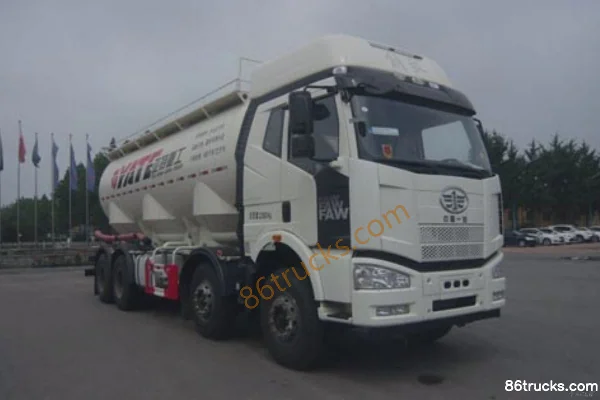 Yate Heavy Industry Yate Heavy Industry FAW Jiefang Chassis powder tank truck