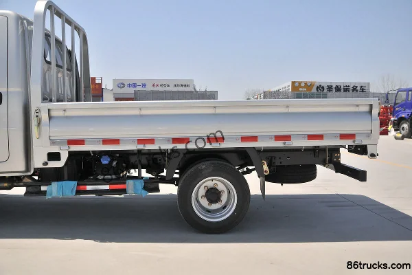Tangjun V5 Series 115 hp 4X2(6 wheels) 3.01m Double Cab Stake Micro Truck Body (2) | 86Trucks