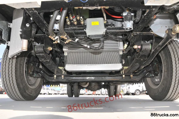 Tangjun Ouling Série T1 110 ch 4X2(6 roues) 3,85 m camion léger à ridelles avec cabine avancée Châssis (1) | 86Trucks