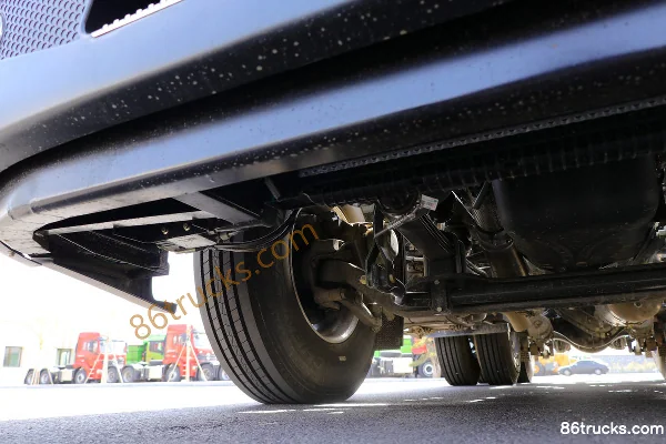 Sinotruk HOWO TX tracteur routier 440 ch 6X4(10 roues) China VI Châssis (2) | 86Trucks