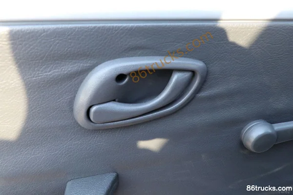 Dongfeng K05S 2019 Practical 68hp 5-seat 1.0L Van (China V) Cab (2) | 86Trucks