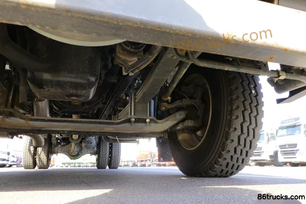 Sinotruk HOWO T5G 280 ch 4X2(6 roues) camion porteur à caisse 7,92 m Châssis (3) | 86Trucks
