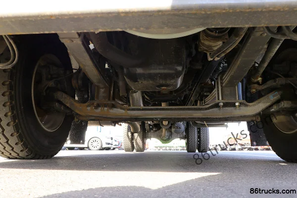 Sinotruk HOWO T5G 280 ch 4X2(6 roues) camion porteur à caisse 7,92 m Châssis (1) | 86Trucks