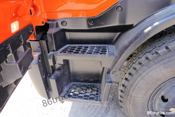 Dongfeng Commercial Vehicle Tianjin KR 190hp 4X2(6 wheels) 6.2m Flatbed Cargo Truck (China VI) Cab (2) | 86Trucks