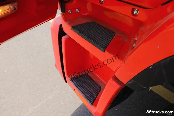 JAC Gallop A6LII Medium Truck 220hp 4X2(6 wheels) 6.8m Van Cargo Truck (China VI) Cab (3) | 86Trucks
