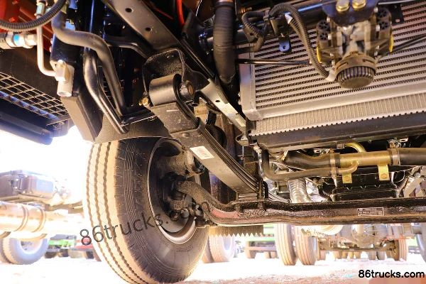 FAW Jiefang J6F 120 hp 4X2(6 wheels) 4.16m single-row van light truck Chassis (2) | 86Trucks