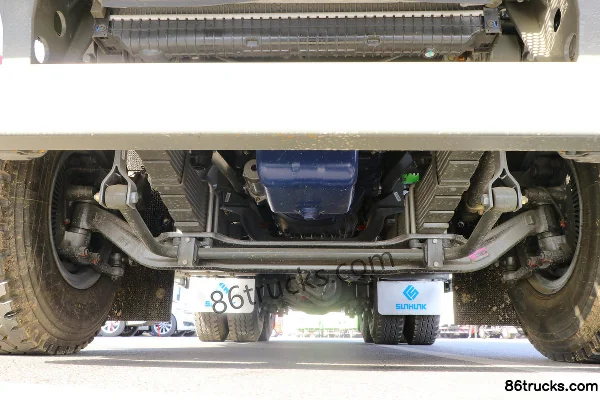 Sinotruk HOWO Heavy Truck 400hp 6X4(10 wheels) 5.6m Dump Truck (China VI) Chassis (1) | 86Trucks