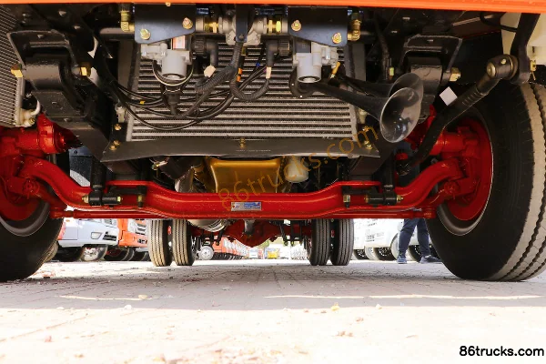 Dongfeng Duolika D6-N 140hp 4X2(6 wheels) 4.09m Single Row Van Light Truck (China VI) Chassis (1) | 86Trucks