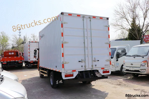 Dongfeng Duolika D6-N 140hp 4X2(6 wheels) 4.09m Single Row Van Light Truck (China VI) Official Photos (2) | 86Trucks
