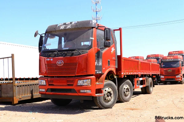 FAW Jiefang J6L Medium Truck Elite Edition 260 hp 6X2(8 wheels) 9.7m Stake Cargo Truck (China VI) (High Roof) Exterior (3) | 86Trucks