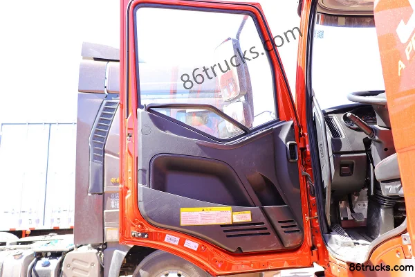 FAW Jiefang J6L Medium Truck Elite Edition 260 hp 6X2(8 wheels) 9.7m Stake Cargo Truck (China VI) (High Roof) Cab (1) | 86Trucks