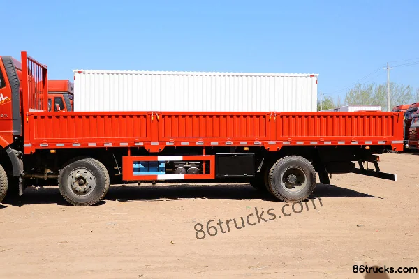 FAW Jiefang J6L Medium Truck Elite Edition 260 hp 6X2(8 wheels) 9.7m Stake Cargo Truck (China VI) (High Roof) Body (1) | 86Trucks