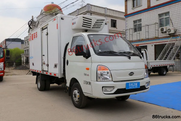 Kama Ruihang X1 113hp 4X2(6 wheels) 3.92m Refrigerated Truck Exterior
