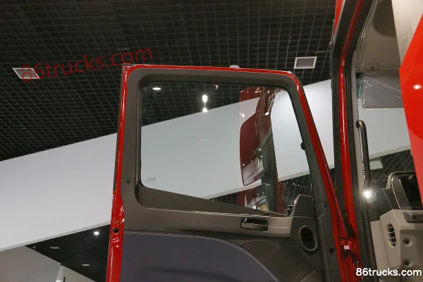 Foton Auman EST-A 6-Series Heavy Truck Crossing Edition 560hp 6X4(10 wheels) AMT Automatic Tractor Truck (China VI) Cab (2) | 86Trucks