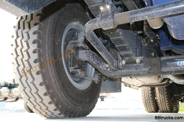 Foton Auman GTL 9 series heavy truck 375 hp 6X4(10 wheels) 5.2 m dump truck Chassis (2) | 86Trucks