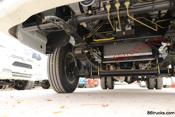Kama Ruihang X1 1.5L 113 hp 4X2(6 wheels) Gasoline 3.6m single-row van light truck (China VI) Chassis (2) | 86Trucks
