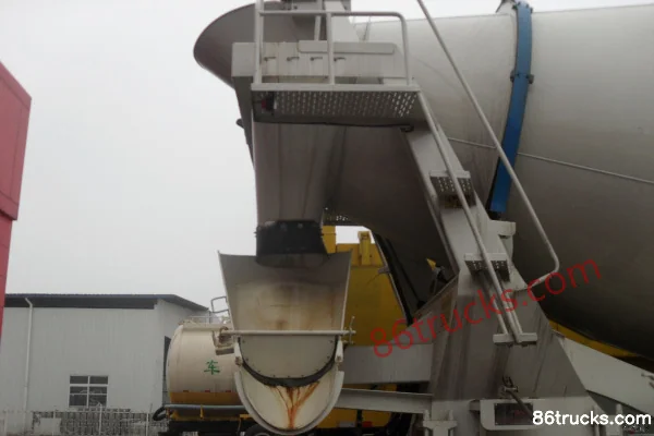 SAIC Hongyan Genlyon 380 ch 6X4(10 roues) camion malaxeur Carrosserie (3) | 86Trucks
