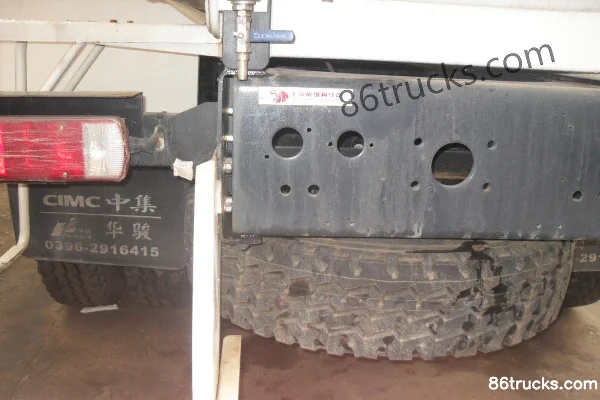 SAIC Hongyan Genlyon 380 ch 6X4(10 roues) camion malaxeur Châssis (1) | 86Trucks