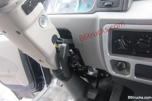 JAC Junling II 110 hp 4X2(6 wheels) 3.8m single-row stake light truck Cab (2) | 86Trucks