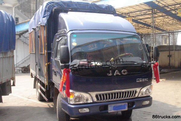 JAC Junling II 110 hp 4X2(6 wheels) 3.8m single-row stake light truck Exterior (2) | 86Trucks