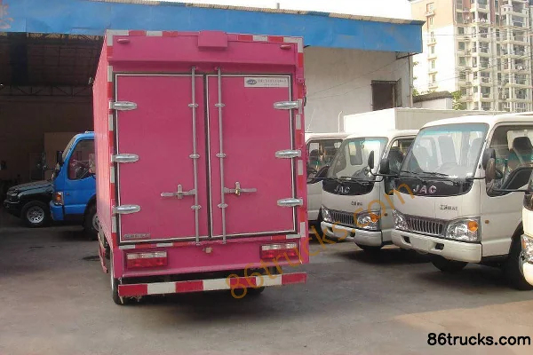 JAC Haoyun 90 ch 4X2(6 roues) empattement 3308 fourgon léger cabine simple (camion scène) Extérieur (3) | 86Trucks