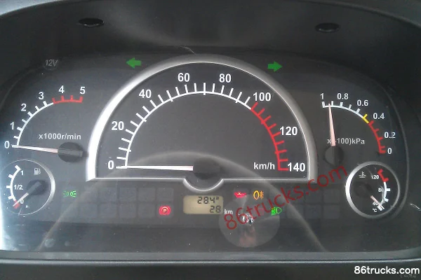 Dongfeng E280 115 ch 4X2(6 roues) 3,3 m camion porteur à double cabine (2) | 86Trucks