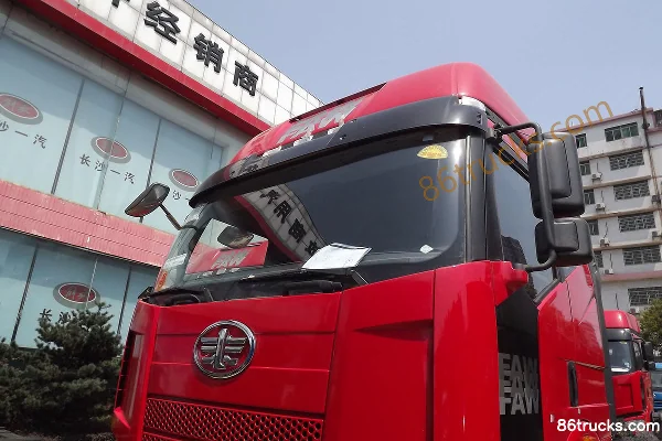 FAW Jiefang J6P camion lourd 330 ch 6X4(10 roues) Camion benne 7 m Extérieur (3) | 86Trucks