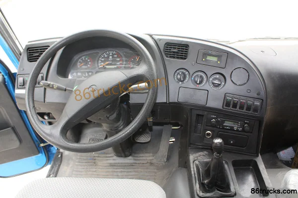 Dongfeng 153 série 160 ch 4X2(6 roues) Camion plateau (marque Jiangte) Cabine (2) | 86Trucks