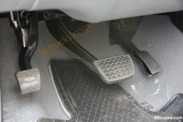 Toyota Tundra 5700 Off-Road Modified 2011 Model 4WD 5.7L Gasoline Double Cab Pickup Chassis (1) | 86Trucks