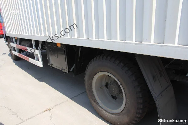 FAW Jiefang Qingdao Junwei (J5K) Medium Truck 180hp 4X2(6 wheels) 6.6m Van Cargo Truck Chassis (3) | 86Trucks