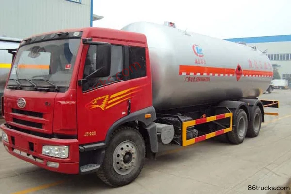 FAW Jiefang Qingdao Hanwei (J5M) 220 hp 6X4(10 wheels) Liquefied Gas Transport Truck (Chengliwei Brand) Exterior (3) | 86Trucks
