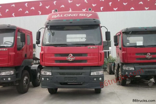 Dongfeng Liuqi Balong 507 Heavy Truck 290 hp 8X4(12 wheels) 9.6m Flatbed Cargo Truck Exterior (2) | 86Trucks