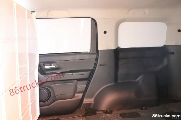 Changan Light Vehicle Oushang X70A 107 hp 1.5L gasoline 2-seat panel van (China VI) Cargo Box (2) | 86Trucks