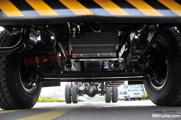 Kama Kaijie M6 160 hp 4X2(6 wheels) 5.66m Cab Chassis Flatbed Light Truck (1) | 86Trucks
