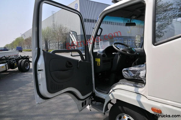 Kama K8 Fuyunlai 116hp 4X2(6 wheels) 3.83m half-row flatbed light truck Cab (1) | 86Trucks
