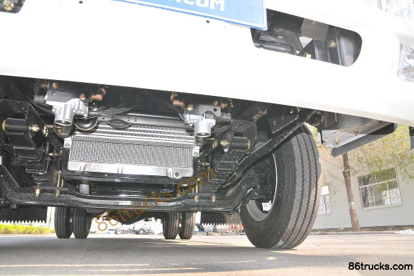 Kama K8 Fuyunlai 116hp 4X2(6 wheels) 3.83m half-row flatbed light truck Chassis (3) | 86Trucks
