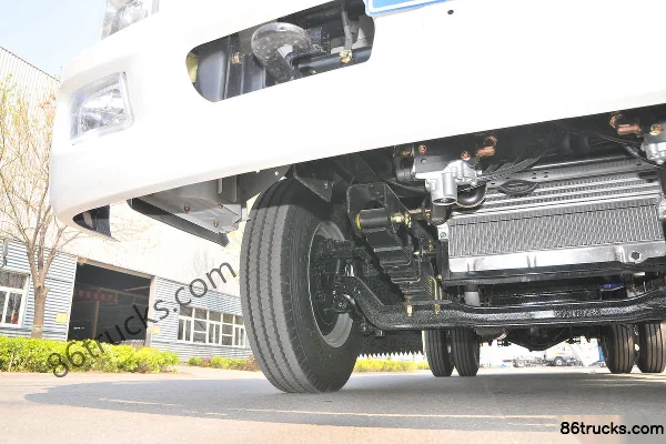 Kama K8 Fuyunlai 116hp 4X2(6 wheels) 3.83m half-row flatbed light truck Chassis (2) | 86Trucks