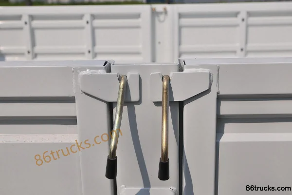 Kama K8 Fuyunlai 116hp 4X2(6 wheels) 3.83m half-row flatbed light truck Body (3) | 86Trucks