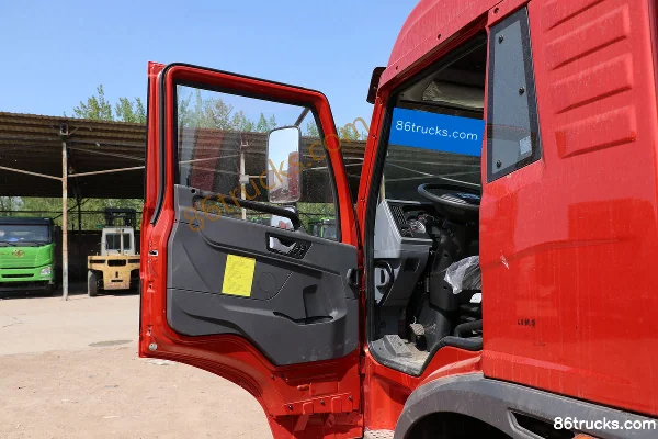 FAW Jiefang Lin VH 220 hp 4X2(6 wheels) 6.75m Single Row Flatbed Cargo Truck (China VI) Cab (1) | 86Trucks
