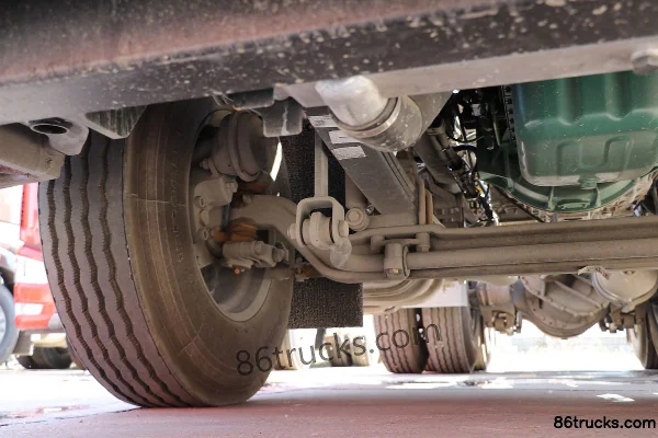 FAW Jiefang Nouveau J6P camion lourd Édition Qualité Prix Version charbon 380 ch 6X4(10 roues) tracteur routier (China VI) Châssis (2) | 86T