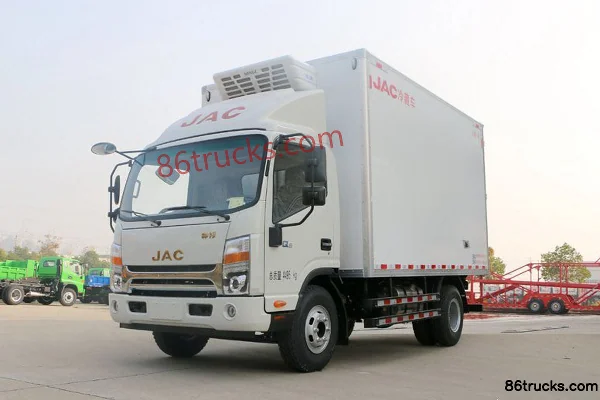 JAC Shuailing Q6 141 hp 4X2(6 wheels) 4.015m Refrigerated Truck Exterior (2) | 86Trucks