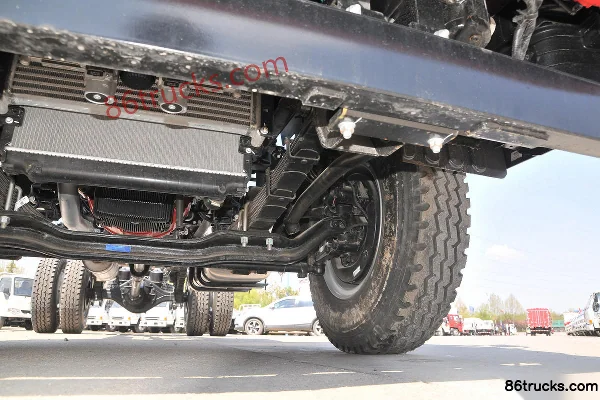 JAC Junling V8 170 hp 4X2(6 wheels) 5.48m Cab-to-Axle Flatbed Light Truck (Fast Gear 8-speed) Chassis (3) | 86Trucks