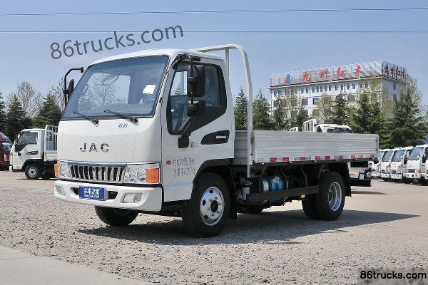 JAC Junling E3 120 hp 4X2(6 wheels) 3.7m Single Row Flatbed Light Truck Exterior (3) | 86Trucks