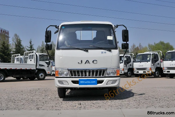 JAC Junling E3 120 hp 4X2(6 wheels) 3.7m Single Row Flatbed Light Truck Exterior (2) | 86Trucks