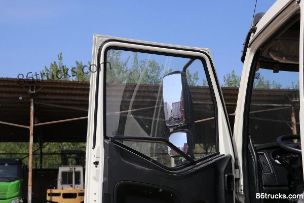 FAW Jiefang J6L 220hp 4X2(6 wheels) Water Sprinkler Truck (Great Wall Brand) Cab (2) | 86Trucks