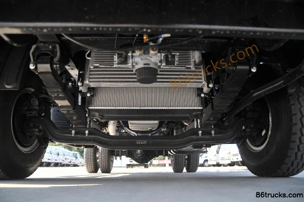JAC Junling V8 170hp 4X2(6 wheels) 3.85m half-row cage van light truck Chassis (1) | 86Trucks