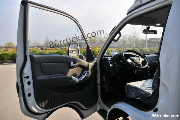 Kama Ruihang X1 High-end 1.5L 113hp 4X2(6 wheels) Gasoline 3.6m Single Row Van Mini Truck (China VI) Cab (1) | 86Trucks