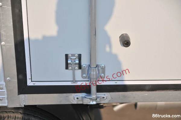Kama Ruihang X1 High-end 1.5L 113hp 4X2(6 wheels) Gasoline 3.6m Single Row Van Mini Truck (China VI) Body (3) | 86Trucks