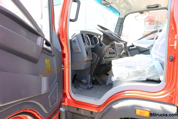 Sinotruk HOWO Wang Series 160hp 4X2(6 wheels) 4.15m Single Row Stake Light Truck (China VI) Cab (2) | 86Trucks